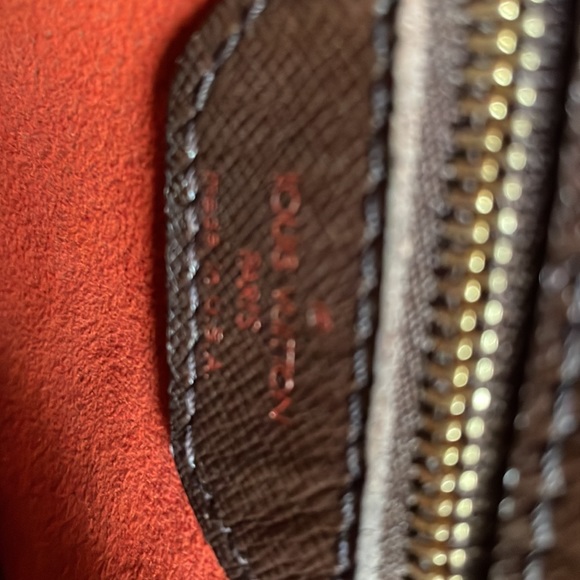 Louis Vuitton Damier Canvas Marais Bag with Accessories - Picture 5 of 7